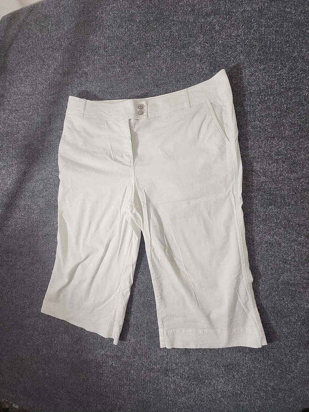 New York & Company White Cotton Blend Capri Pants Size 16